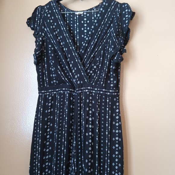 Hem & Thread Pants - jumpsuits By Hem & Thread | flutter sleeve black & white Jumpsuit /Rompers Sz L